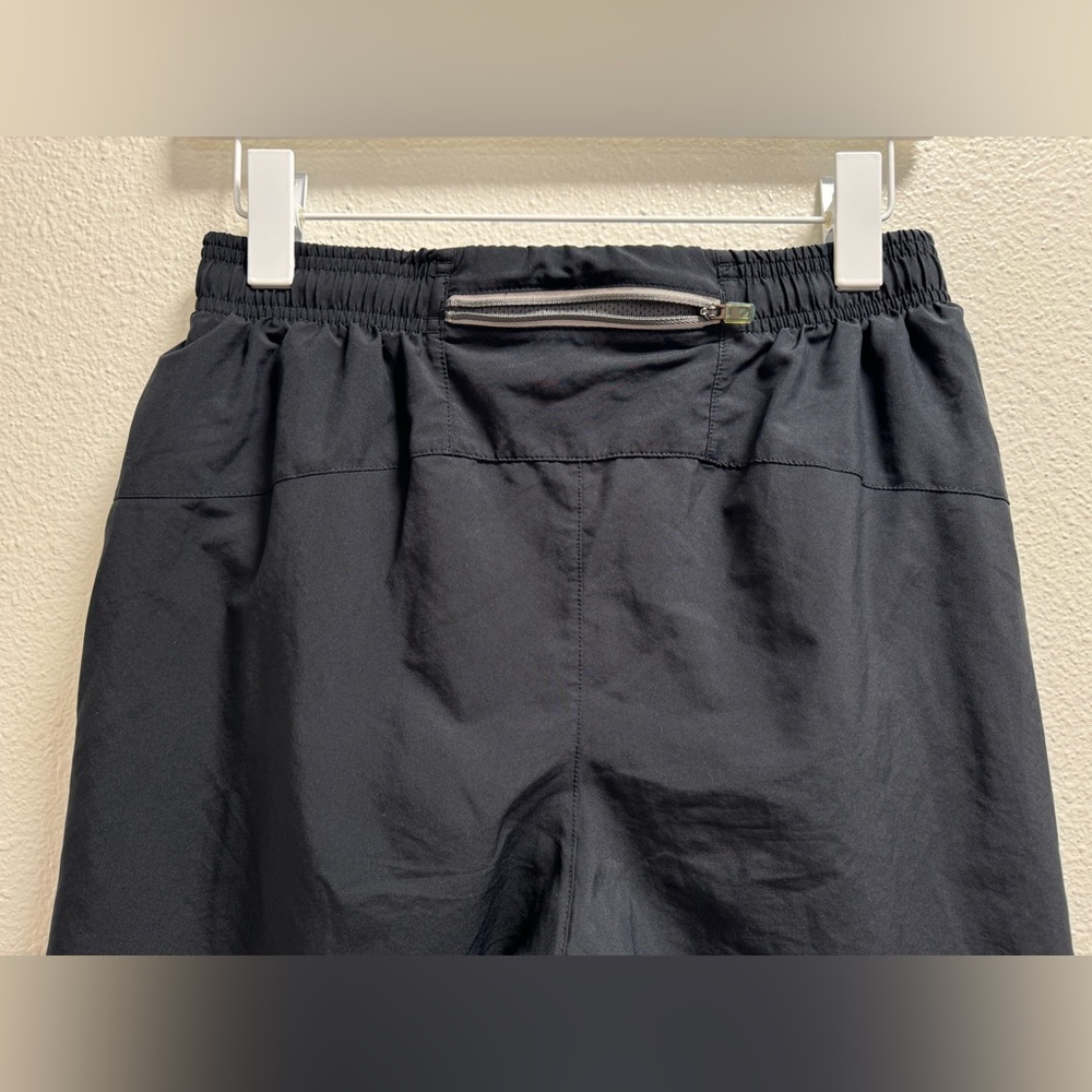 Under Armour Heat Gear Shorts Loose Fit Lined Zipper Pocket Black Men's Medium - Picture 5 of 8